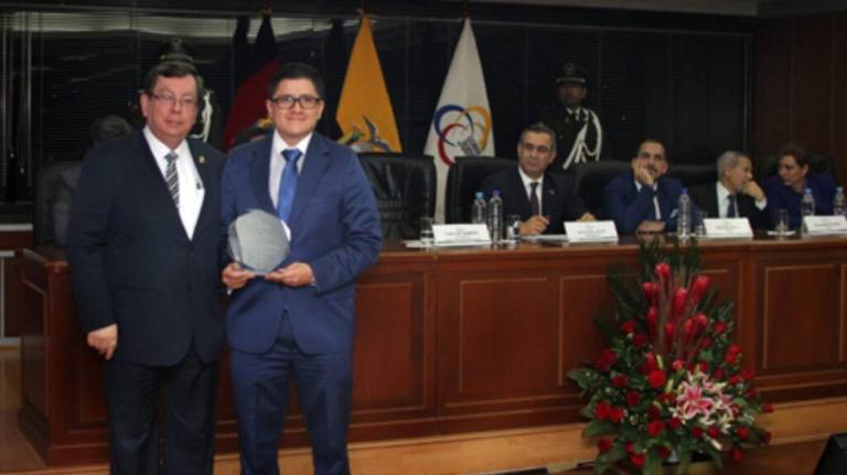 $!Sicarios asesinan al juez de Lago Agrio, Nelson Yánez Paredes, afuera de su casa