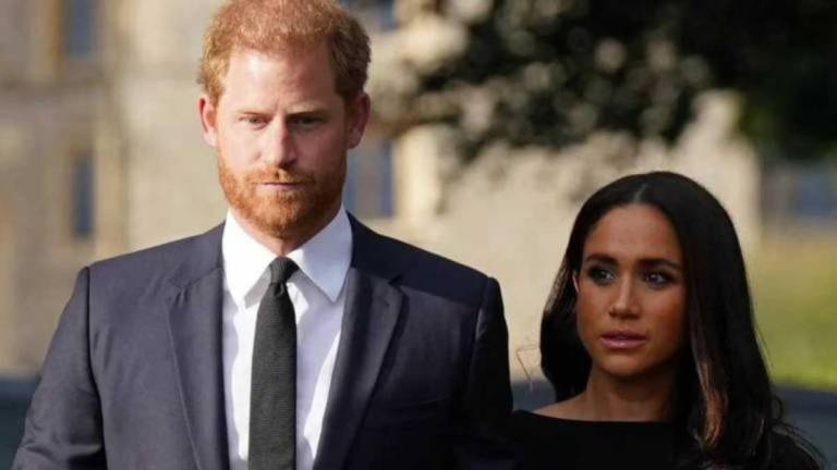 $!Los Duques de Sussex se separaron de la familia real británica y buscaron crear su hogar en Estados Unidos, ellos viajaron a Inglaterra tras la muerte de la reina Isabel, pero luego de ello solo el príncipe Enrique ha vuelto a su país por temas puntuales.