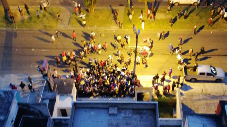 Policía dispersa manifestación indígena en Quito ante el CNE