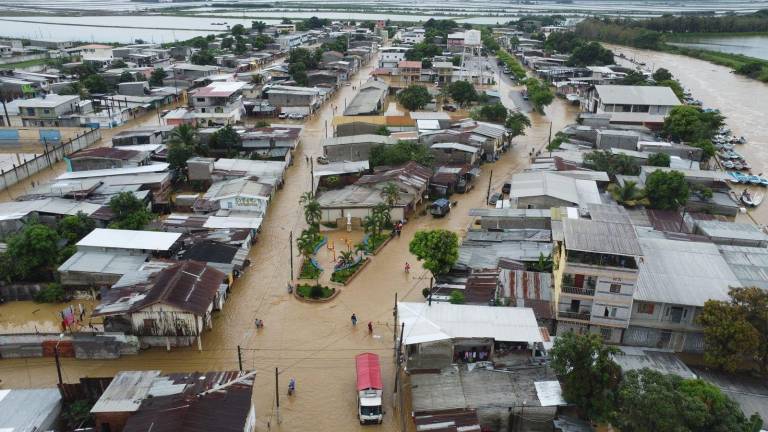 Lluvia provoca desbordamiento de un río en Balao y otras afectaciones