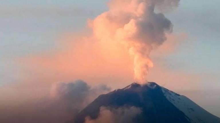 Advierten posible caída de ceniza del volcán Sangay en tres provincias del Ecuador