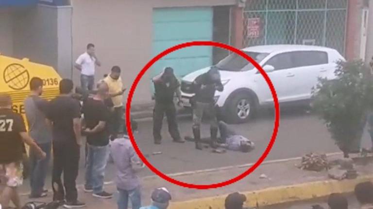 $!Imágenes que muestran a uno de los sospechosos heridos, tras enfrentamiento.