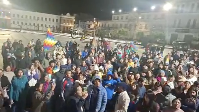 $!Marcha en Otavalo tras triunfo del 'No'
