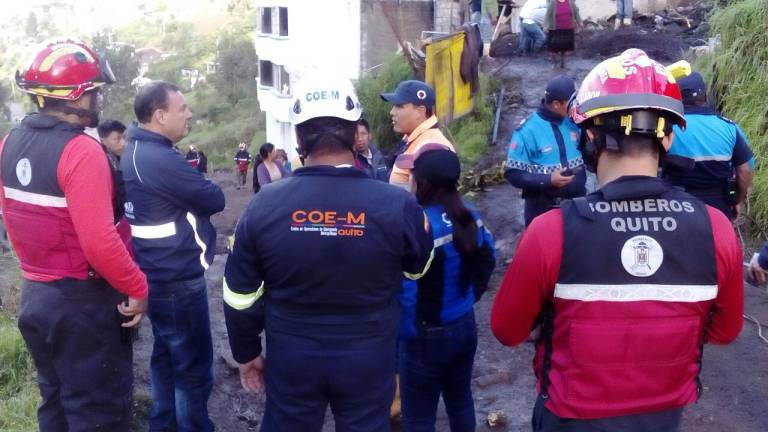 Quito atendió 35 emergencias por lluvias este fin de semana