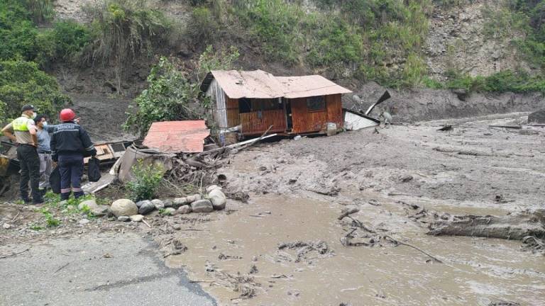Pérdida de ganado y daños materiales tras deslizamiento en Chunchi