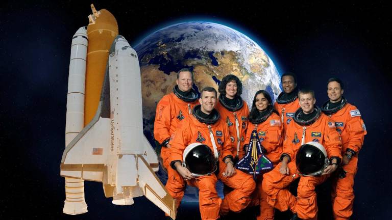 $!El sábado 1 de febrero de 2003, el transbordador espacial Columbia se desintegró al reingresar a la atmósfera, causando la muerte de los siete astronautas a bordo.