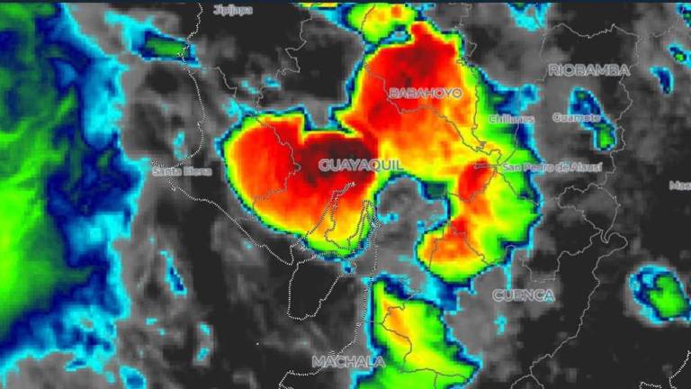 Lluvia intensa que afectó a Guayaquil se debió a la unión con una tormenta que se producía en Los Ríos