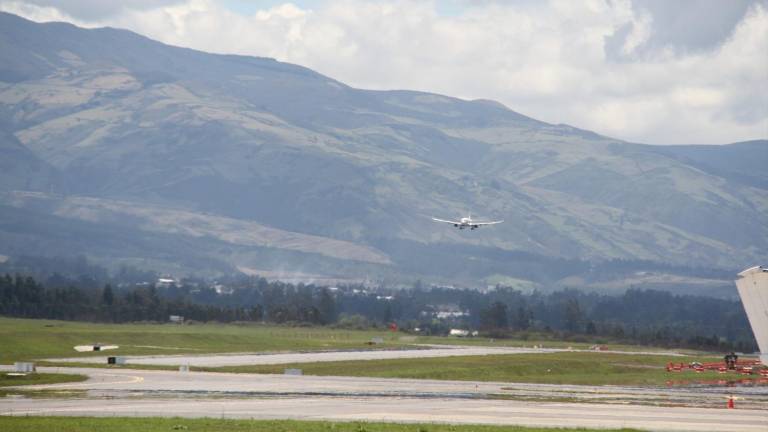 Cuatro aeropuertos de Ecuador implementan nuevo protocolo de notificaciones de pista