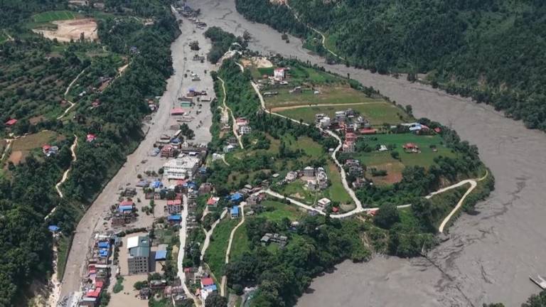 Colapso de un glaciar habría provocado la devastadora riada en Nepal y China: 362 muertos y 1.400 desaparecidos