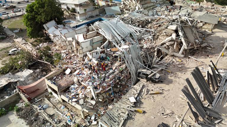 Robos y saqueos en zona devastada de Venezuela, la otra cara de la tragedia
