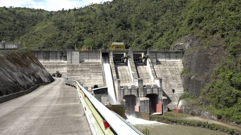 Contraloría identifica perjuicio por casi un millón de dólares en la Central Hidroeléctrica Toachi-Pilatón