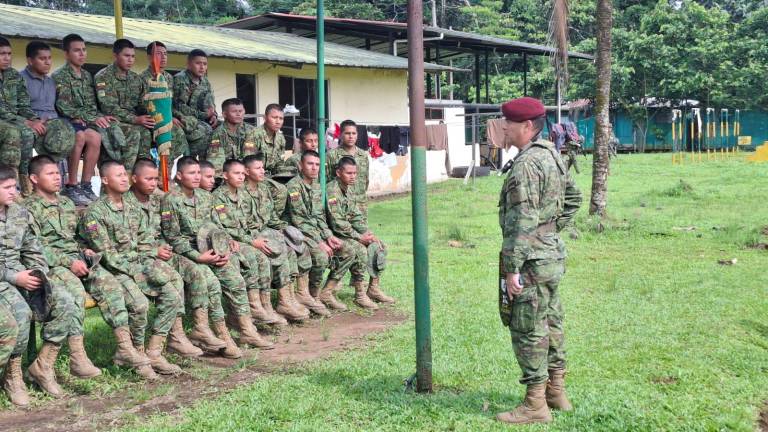 $!Ejército llama a jóvenes bachilleres.