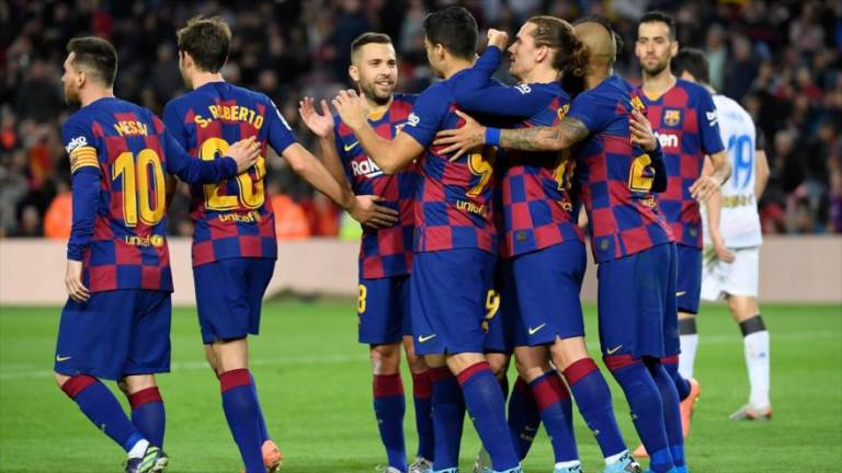 Jugadores del FC Barcelona aceptan la reducción de su sueldo para ayudar al club