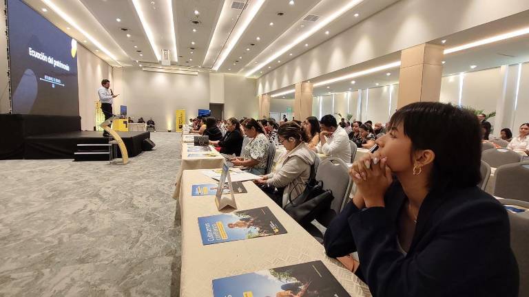 $!Agricultores participan en un taller de prevención ante el fenómeno de El Niño que se realizó en Guayaquil.