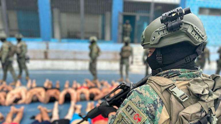 $!Cerca de 13.000 operativos se han ejecutado en todo el Ecuador, en respuesta de la ola de violencia desatada por bandas criminales, señaladas como terroristas.