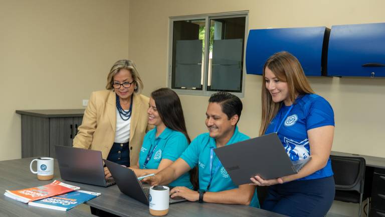 $!Colaboradores del Liceo Panamericano.