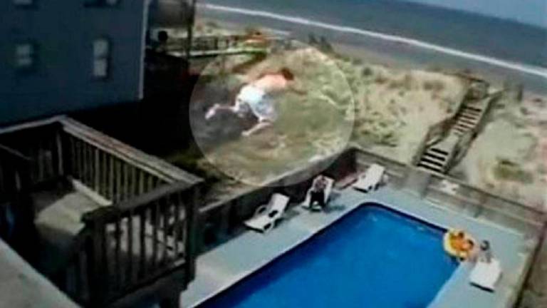 "Balconing", la peligrosa tendencia que ha dejado varios turistas muertos