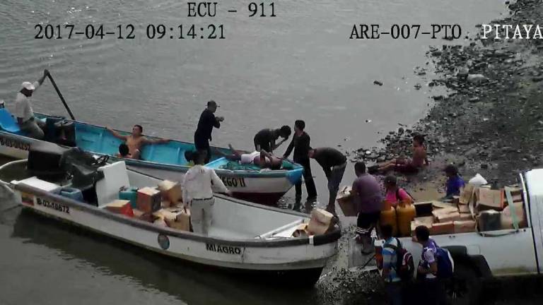 Doce pescadores heridos al chocar dos embarcaciones