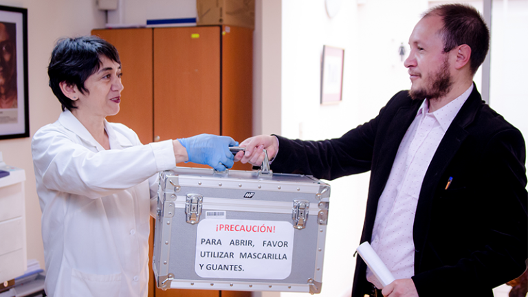 Entregan tzantza patrimonial que tenía El Vaticano hace un siglo