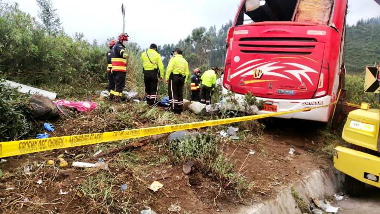 Trágico accidente deja ocho muertos y 20 heridos en el km 7 de la vía a Papallacta