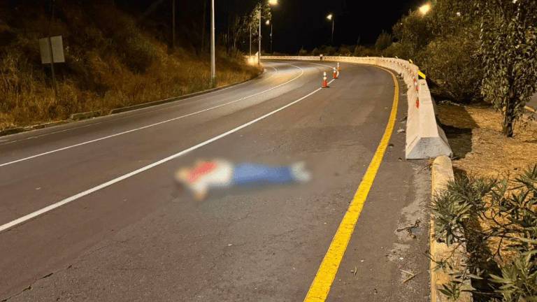 Quito: hallan a un hombre con entre siete y ocho impactos de bala en la avenida Simón Bolívar