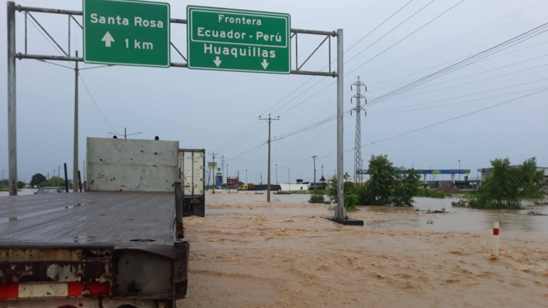 Inundaciones en Machala y otras zonas de El Oro tras torrencial aguacero