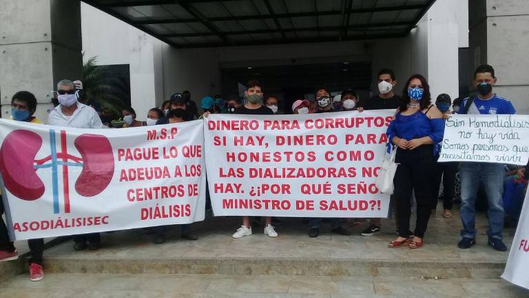 Pacientes renales protestan por centros de diálisis impagos y trabas para conseguir carnés de discapacidad