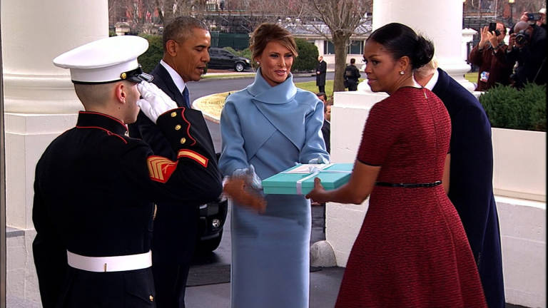El regalo de Melania Trump a Michelle Obama que incomodó a la primera dama saliente