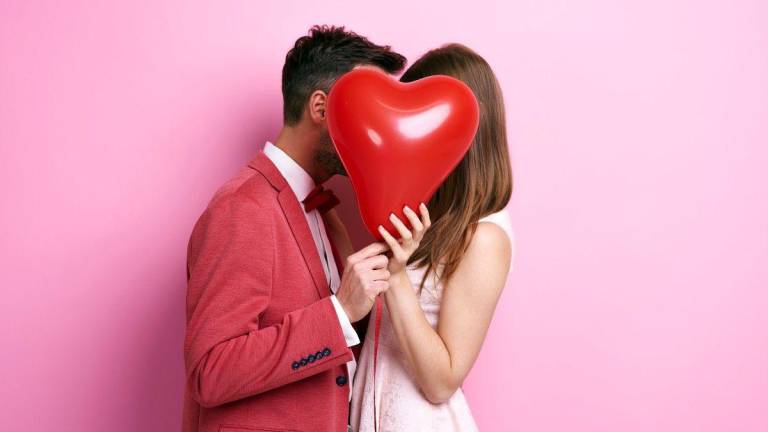 Tailandia pide practicar sexo con mascarilla para San Valentín