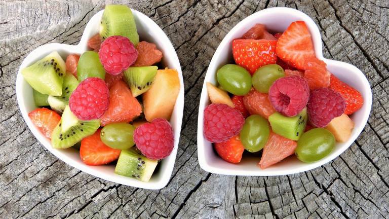 $!Las frutas es preferible consumirlas frescas, aunque se pueden preservar en estado de pure o congeladas para usarlas luego para bebidas.