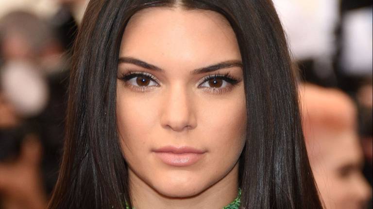 Kendall Jenner presume su nuevo color de pelo