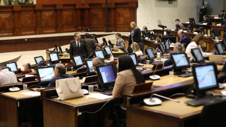 $!La oposición activó el pasado jueves 16 de marzo el proceso de juicio político contra el presidente Guillermo Lasso, al que acusan de presuntamente proteger a personas al oficialismo en un supuesto entramado de corrupción en empresas públicas.
