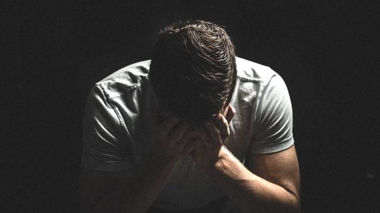 Sentencian a hombre que violó a su hijastro con discapacidad