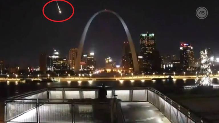 VIDEO: Una lluvia de meteoritos iluminó el cielo en EE.UU.
