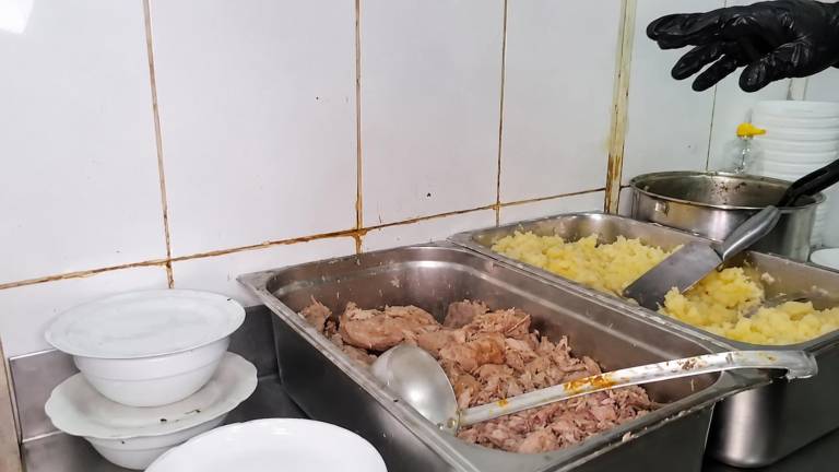Clausuran picantería en Guayaquil por plagas y graves fallas sanitarias durante control de Arcsa