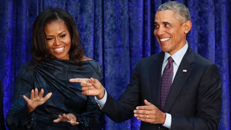 Barack y Michelle Obama producirán películas y series