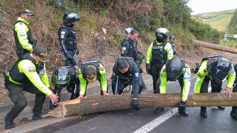 Policía informa sobre estado de vías en Carchi tras manifestaciones por precio del diésel