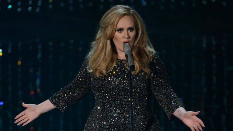 Adele no quiere que Trump use sus temas en campaña electoral