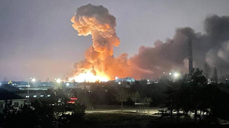Videos: desolación, bombardeos y cadáveres calcinados en el este de Ucrania