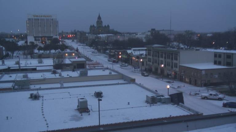 Temporal de nieve y hielo afecta en las últimas horas a Texas