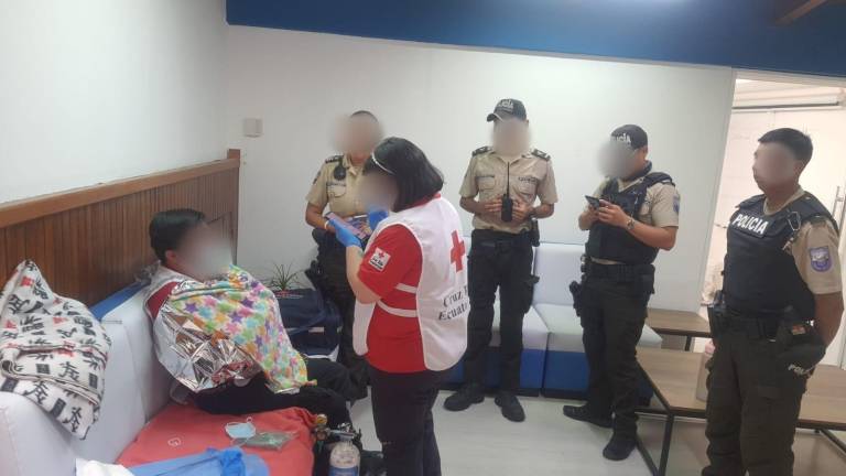 $!Encuentran a una recién nacida dentro de un contenedor de basura en Quito: aún tenía el cordón umbilical
