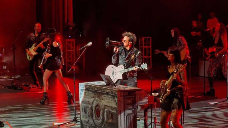 $!El artista mexicano celebrará 35 años de carrera con sus grandes éxitos.