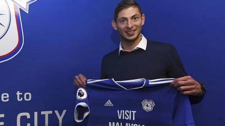 $!Emiliano Sala acababa de ser traspasado al FC Cardiff City por 17 millones de euros. Tener la oportunidad de jugar en la Premier League era algo que le causaba alegría, según contó su madre a AFP.