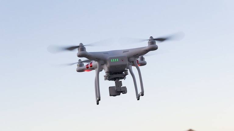 Estudiante sudafricano fabrica dron que podría detectar el Covid-19