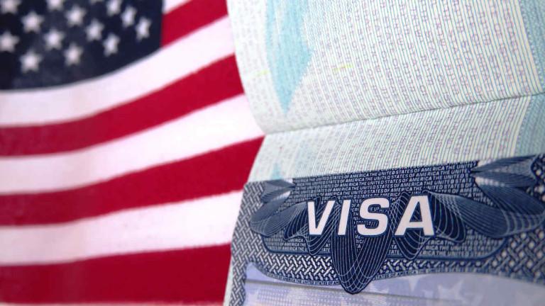 De narcogenerales a políticos: ¿Por qué motivos Estados Unidos puede retirar la visa a un ecuatoriano?