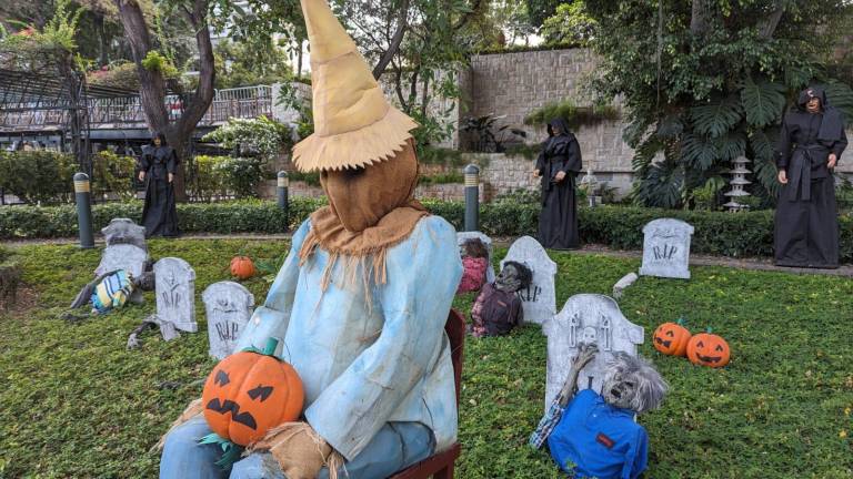 $!Personajes de terror en los Jardines del Malecón 2000