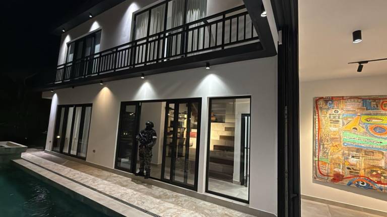 $!Residencia en Santa Elena.