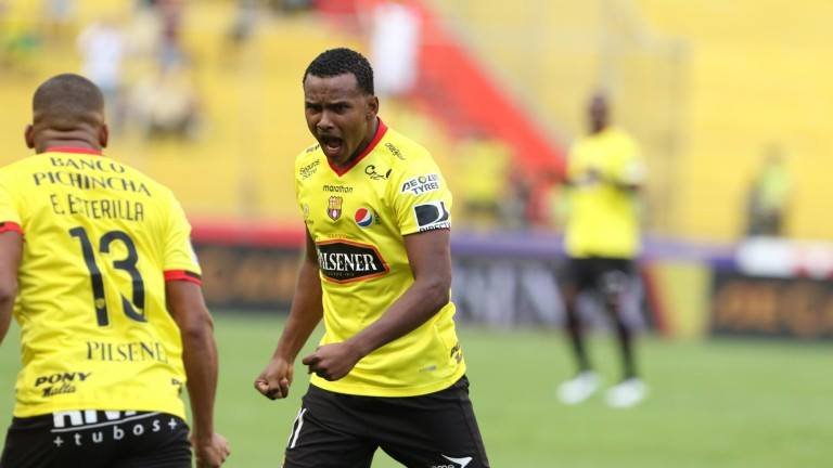 Futbolista Pedro Pablo Velasco denuncia asalto a su local en Guayaquil y publica video del incidente