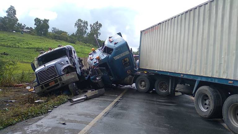 Dos heridos por accidente en zona límite entre Guayas y Manabí