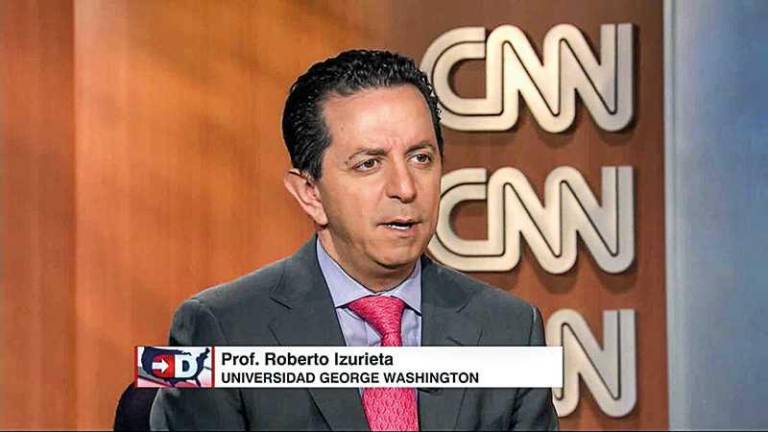 $!Izurieta ha dirigido campañas presidenciales en América Latina, ha sido catedrático en la Universidad George Washington pero el gran público lo conoció como analista de CNN. Ahora es embajador del Ecuador en Chile.